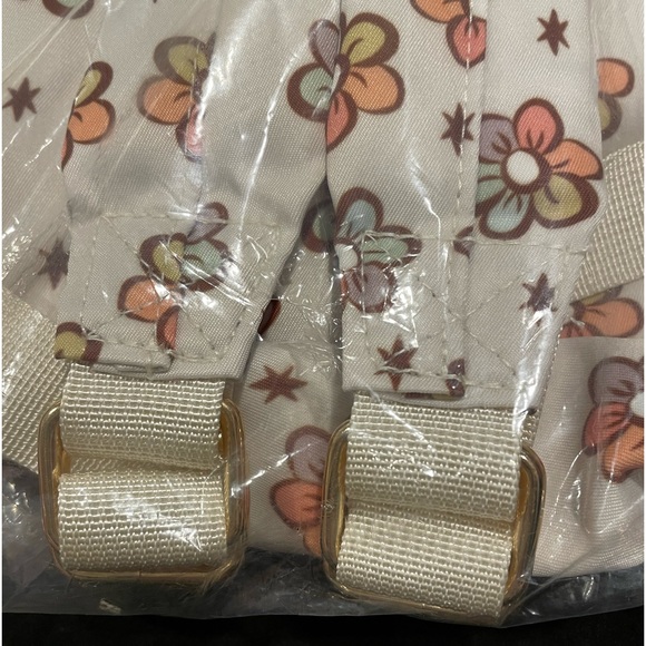 The Magic Box medium floral backpack - Picture 2 of 4